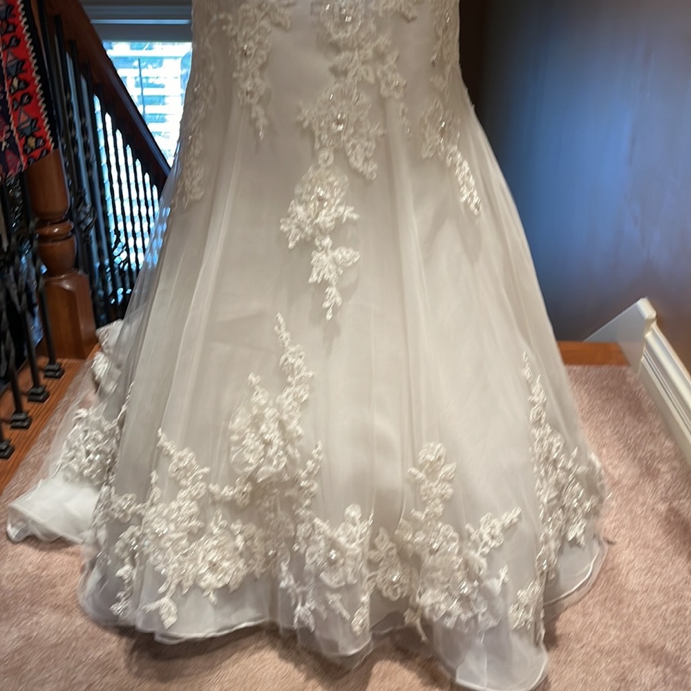 Strapless Lace Appliqué Wedding Dress in Ivory - Picture 3 of 9